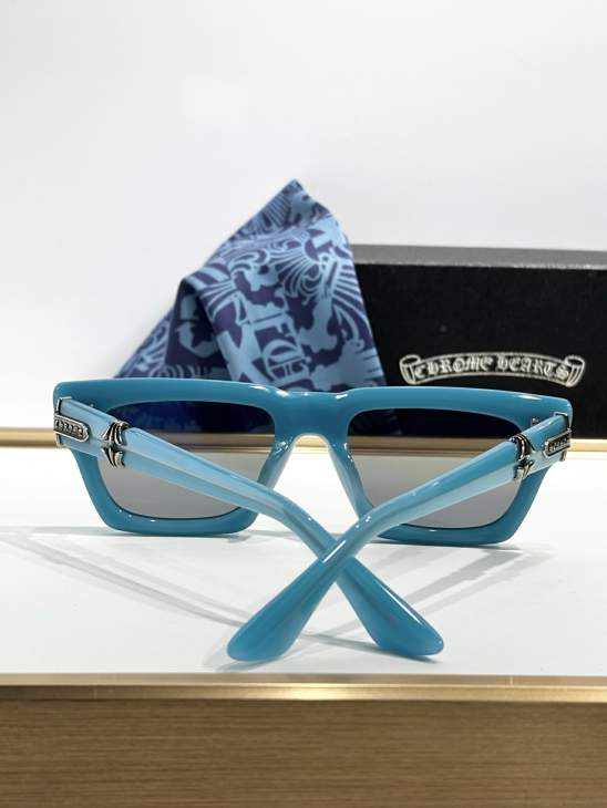 Picture of Chrome Hearts Sunglasses _SKUfw75327043fw